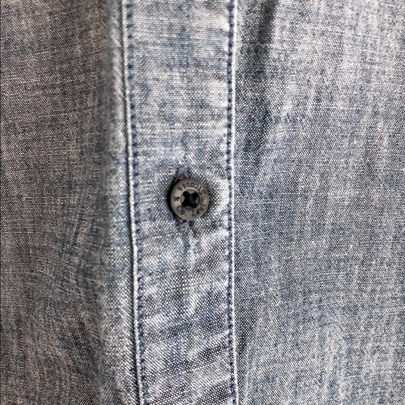 Levi’s denim shirt button down long sleeve - Picture 4 of 8